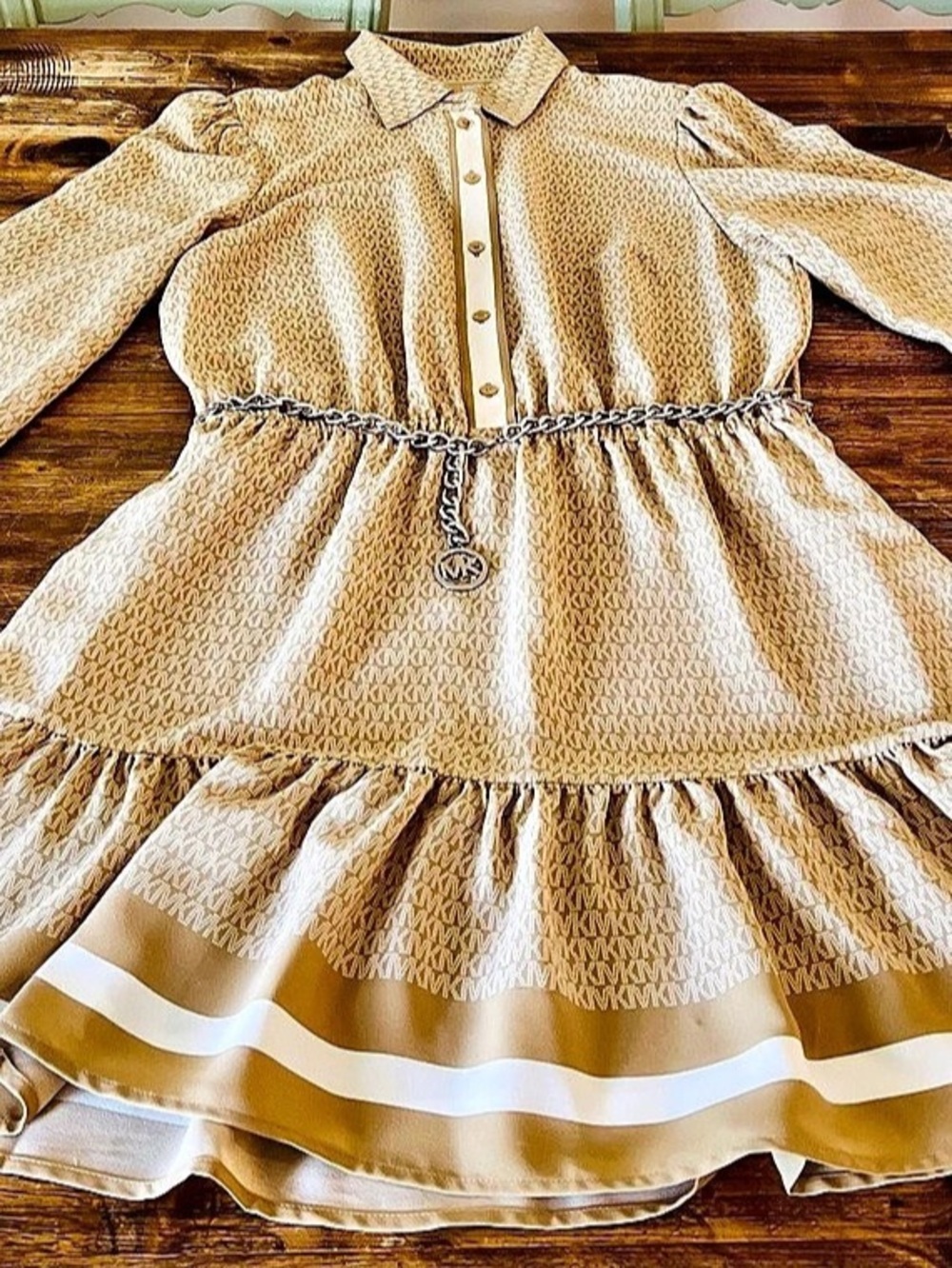 💕Michael Kors Logo Print Chain Belt Shirt Dress Mini Dress in Beige & White ✨